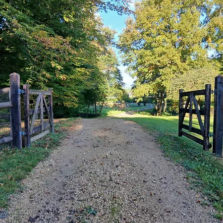 Des Etangs De Saint Bale شقة