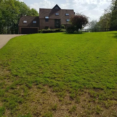 Des Etangs De Saint Bale شقة