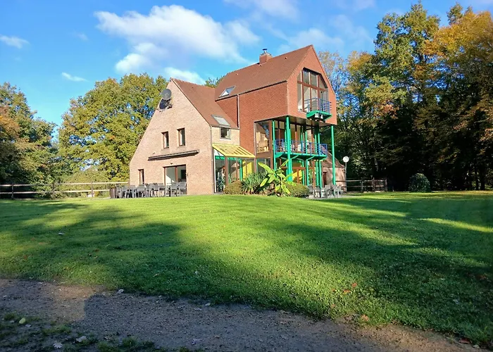 Des Etangs De Saint Bale شقة